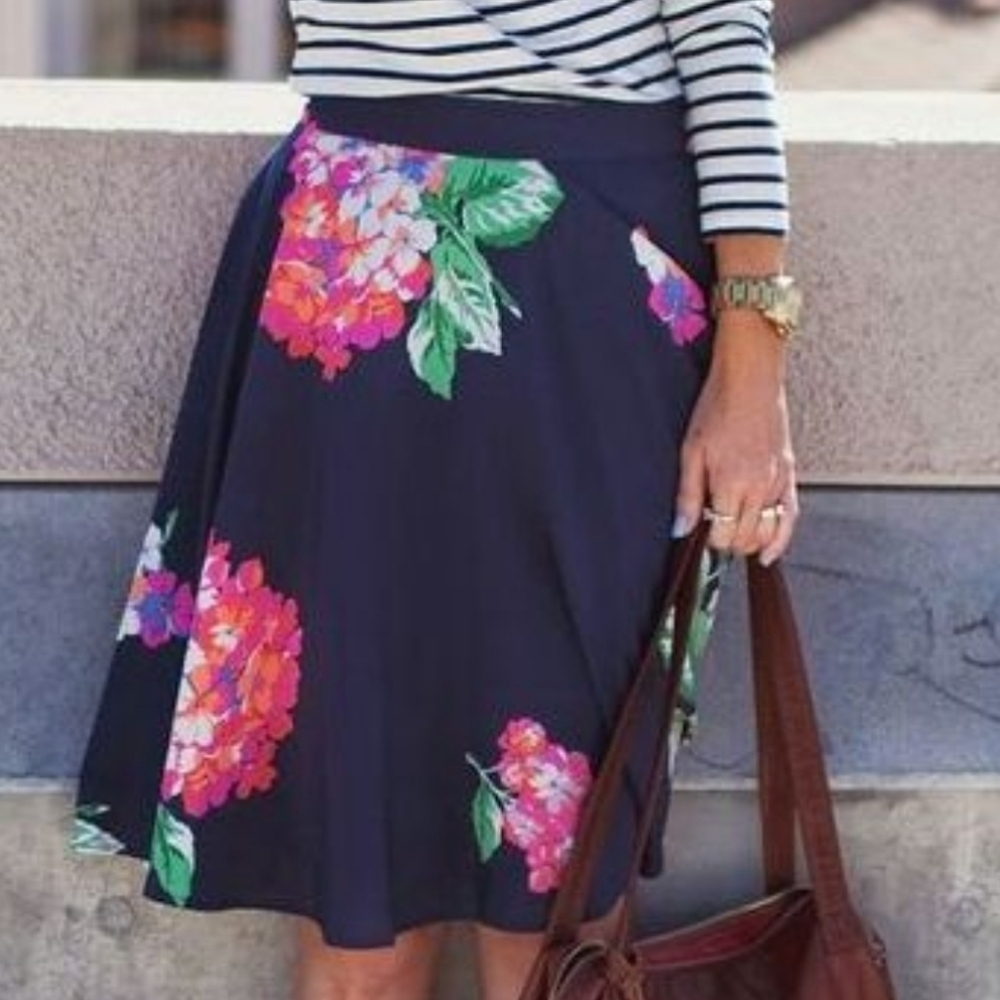 Boden Floral Circle Skirt Flowy Lightweight Lined Navy Blue Pink Flower Skirt 10 - Picture 10 of 10